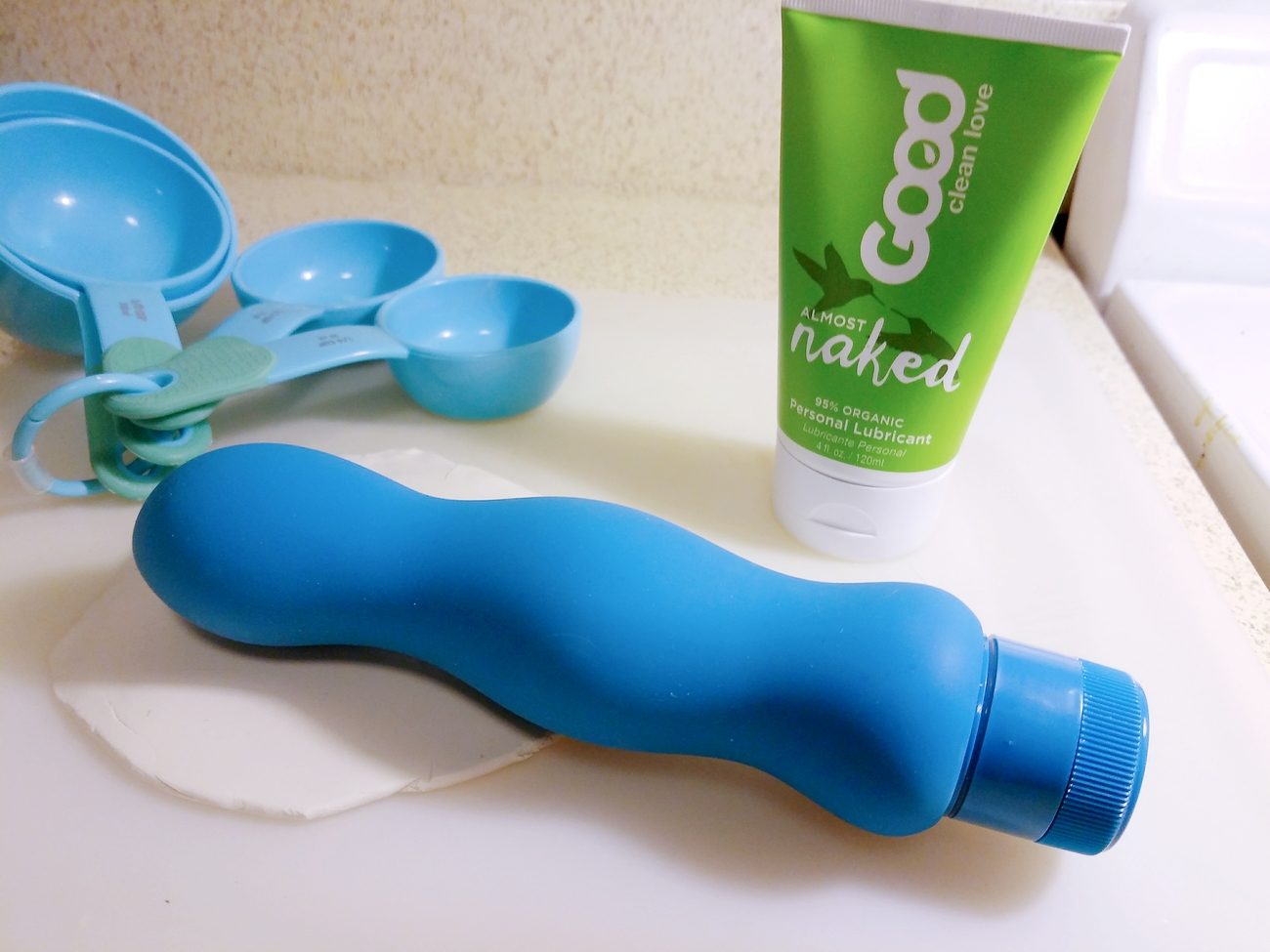 The girthy, voluptuous Sinclair Inspire vibrator comes in a gorgeous cyan blue