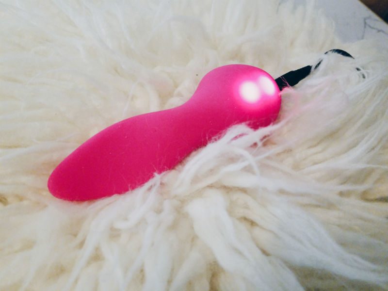 California Exotics Mini Marvels Marvelous Flicker tongue vibrator charging