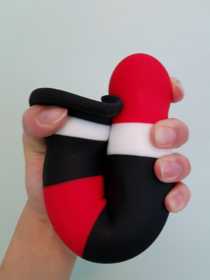 Blush Novelties Avant D5 Review: striped silicone dildo w/ suction cup 1