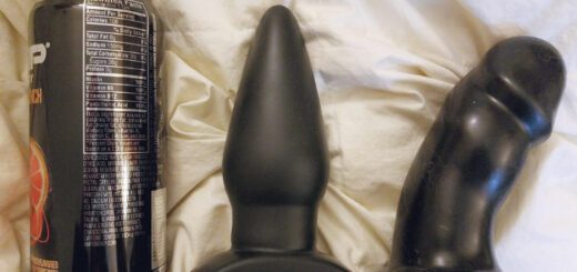 Tantus Ringo review: huge butt plug used vaginally 5