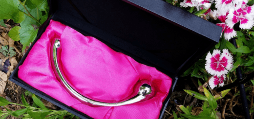njoy Pure Wand steel dildo in pink satin box, featured on Super Smash Cache's review!