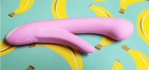 Blush Novelties Hop Cottontail Silicone G-spot Rabbit Vibrator Review 2