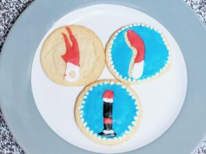 Red sex toys! On cookies! Fun Factory Volta, LELO Mona 2, and Avant D5