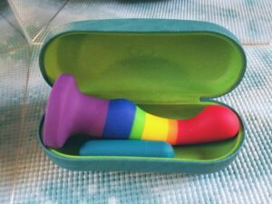 10 travel-friendly sex toys that discreetly fit in a sunglasses case 2