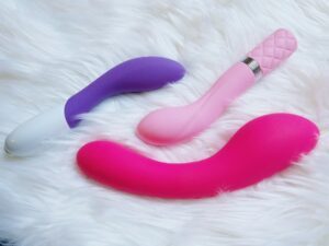 [Image: BMS Swan Wand, Pillow Talk Sassy, and LELO Mona 2. These three are among the best silicone G-spot vibrators.]