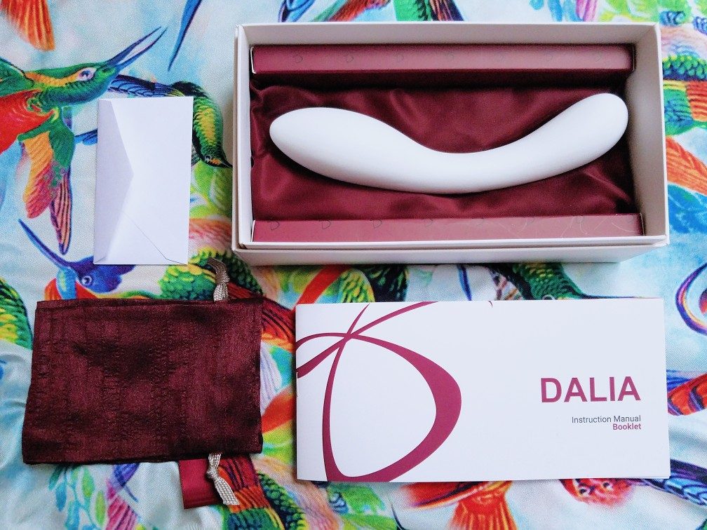 White Desirables Dalia porcelain G-spot dildo and its elegant packaging experience