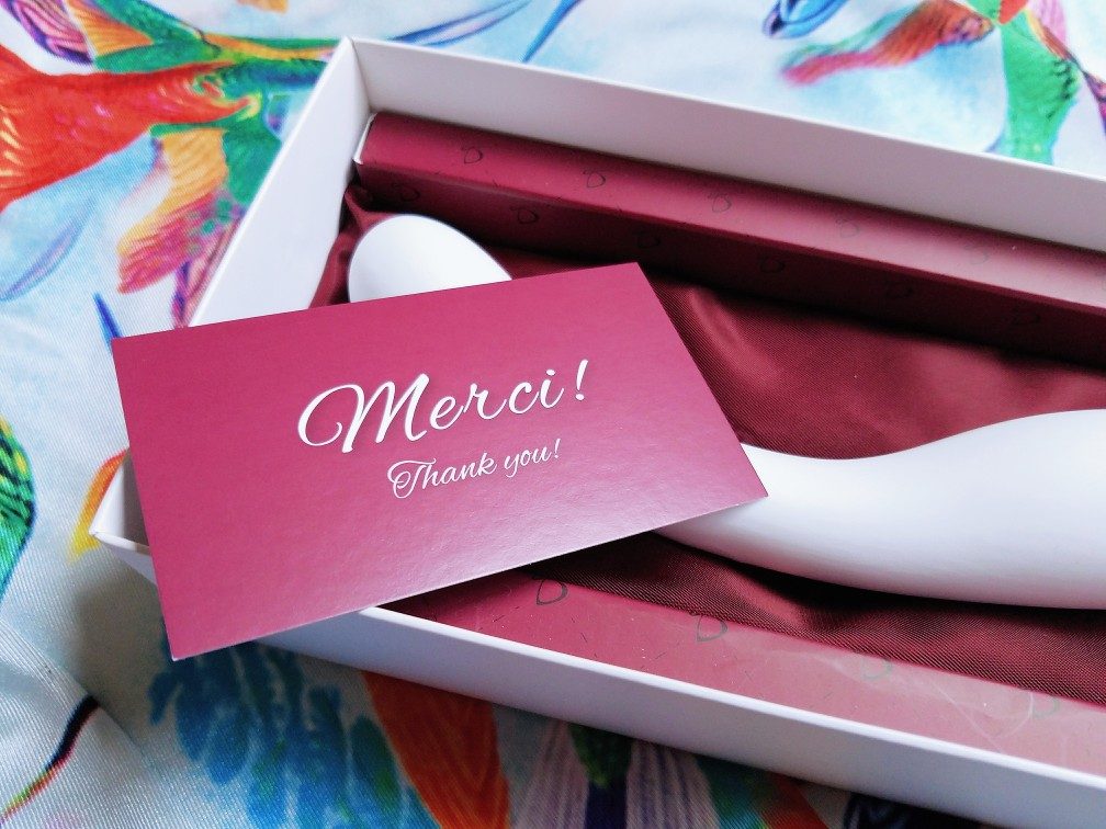 Desirables Dalia in lined box with "Merci!"/thank you and warranty card