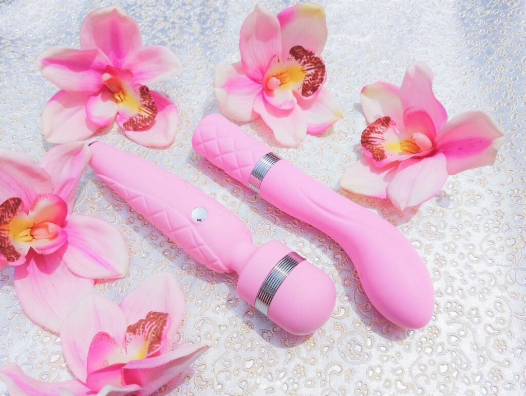 BMS Factory Pillow Talk Cheeky Rumbly Rechargeable Wand Vibrator Review 1