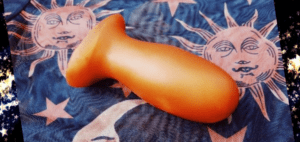 SquarePegToys Blunt Plug review: squishy anal stretching plug 49