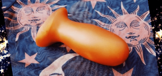 SquarePegToys Blunt Plug review: squishy anal stretching plug 7