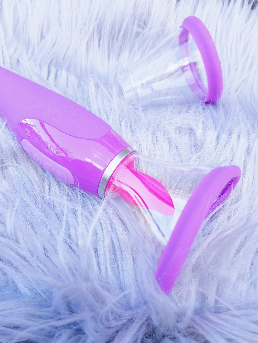 [Image: a closer look at the Her Ultimate Pleasure oval attachment's curved rim]