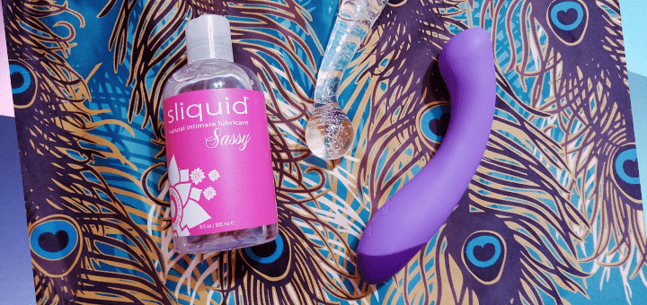 Blush Novelties Wellness G Ball review: vibrator with flickering bead 14