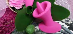 Review: 10-Setting Tongue-Shaped Clitoral Vibrator via BestVibe 11