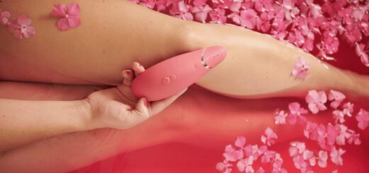 5 Ways Companies Screw Over Reviewers & Cam Models 6