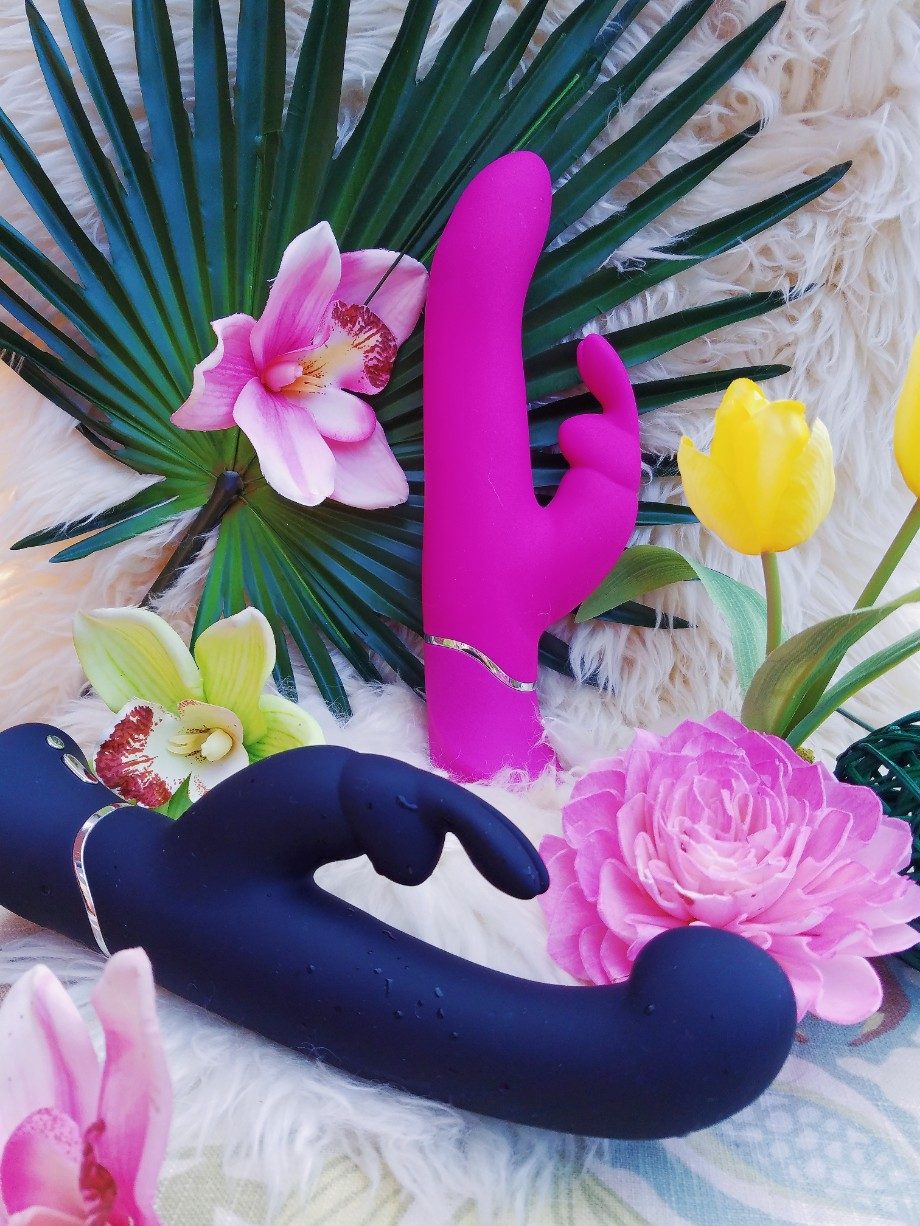 A closer look at the Lovehoney Happy Rabbit G-Spot Stroker "come hither" rabbit vibrator