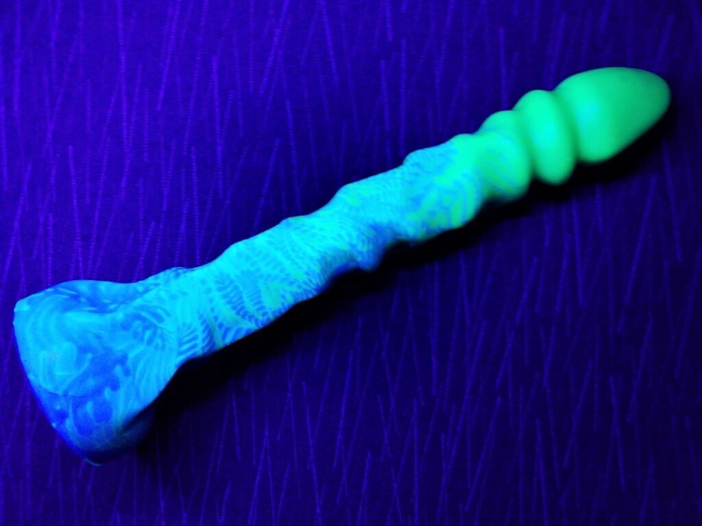 Uberrime Alien Probe Thing Blue & Glow-in-the-Dark Green dildo