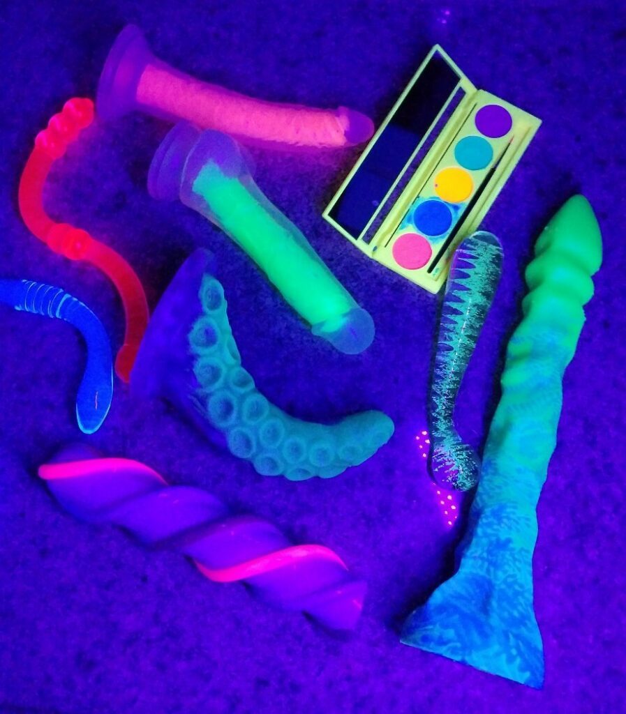Best UV Glow-in-the-Dark dildos and makeup