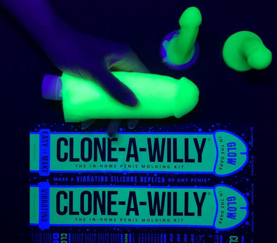 7 AMAZING Glow-in-the-Dark Dildos to Try! 3