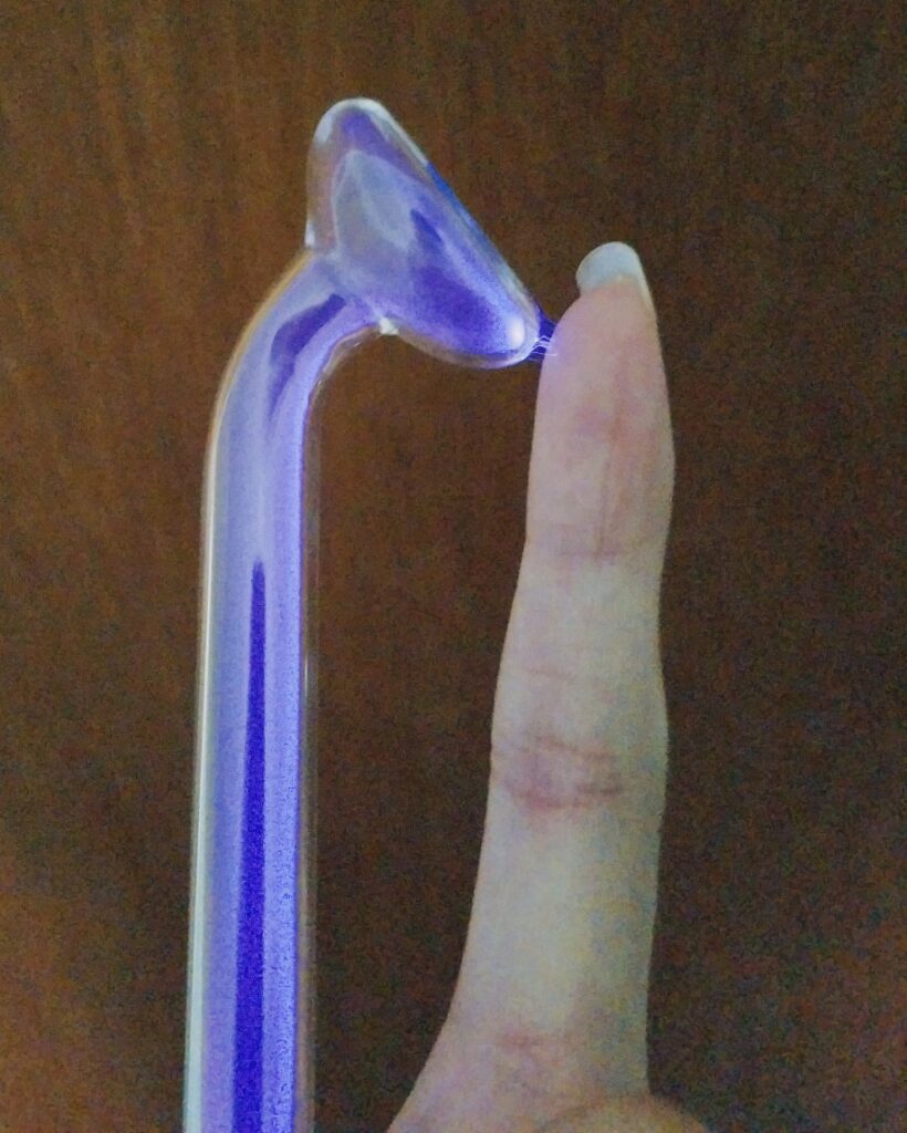 Violet wand mushroom attachment electrical arc against finger