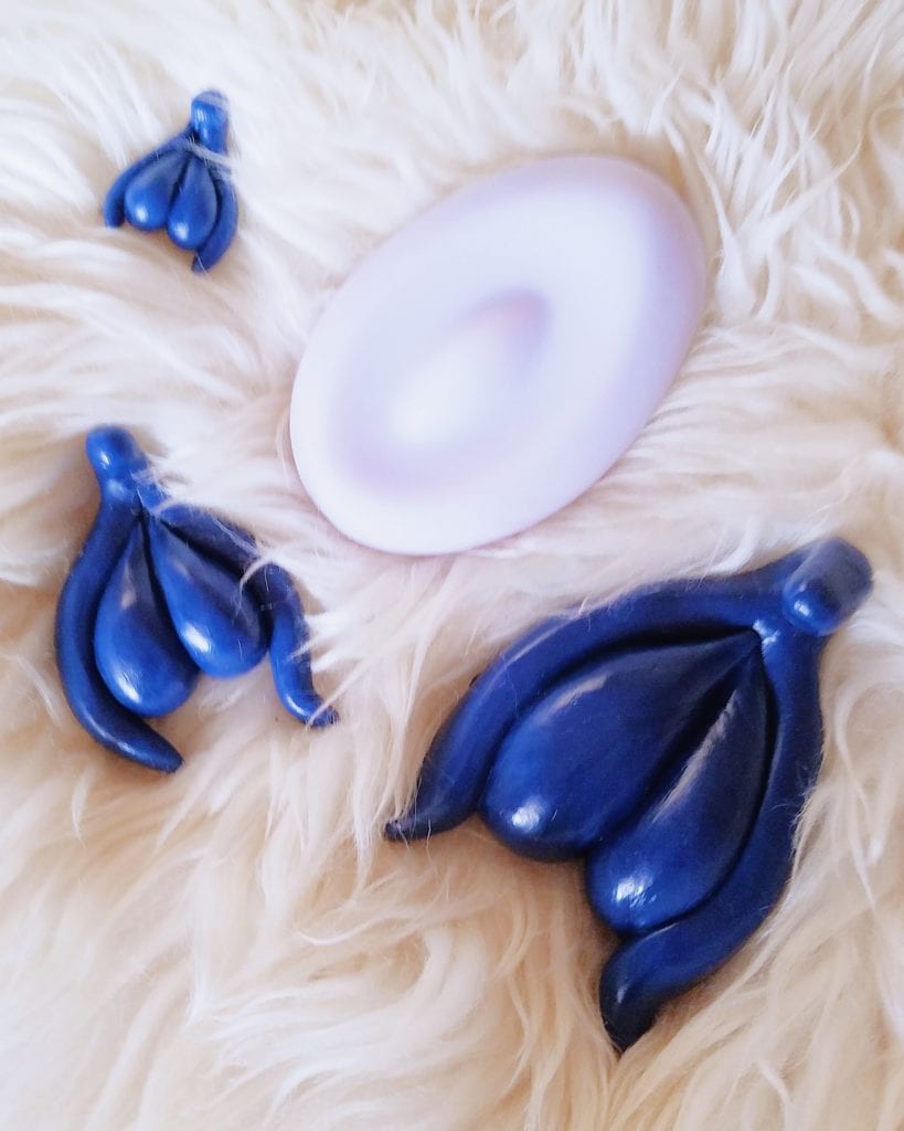 Review: Pelle Whim squishy vulva grinding toy 6