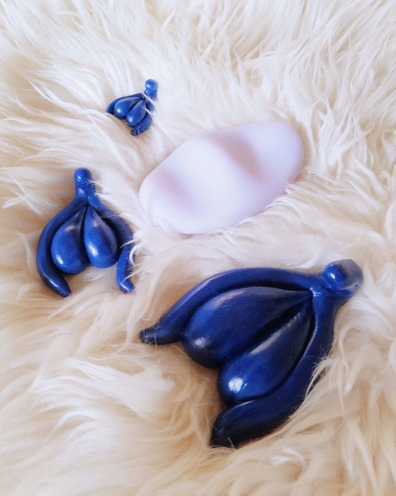 Review: Pelle Whim squishy vulva grinding toy 5