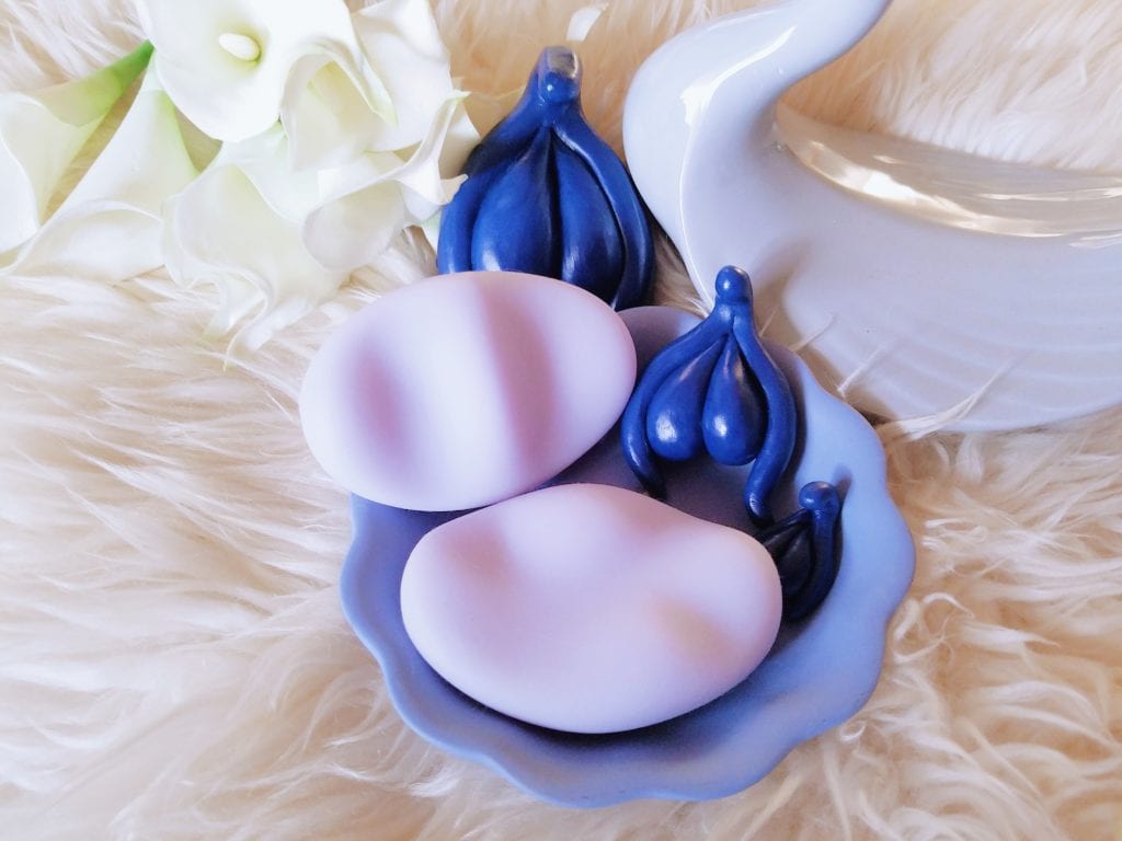 Review: Pelle Whim squishy vulva grinding toy 2