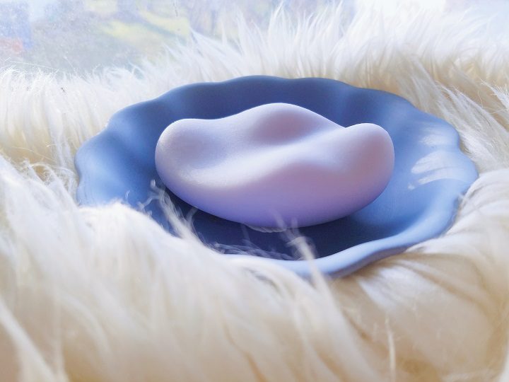 Review: Pelle Whim squishy vulva grinding toy 3