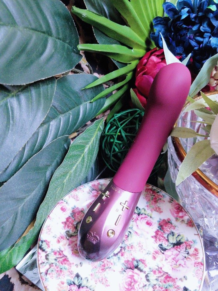 The Hot Octopuss Kurve vibrator has a rounded soft gel head over its hard plastic shell