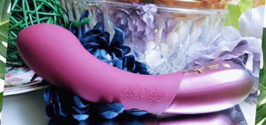 Hot Octopuss Kurve review: rumbly G-spot vibrator with squishy tip 3