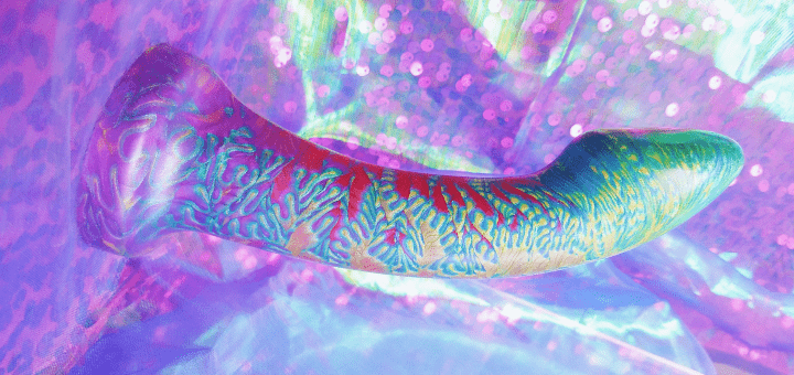 Uberrime Astra Large review: tapered 7" A-spot dildo