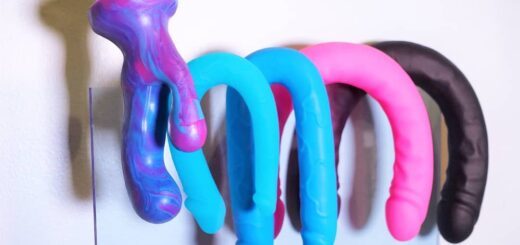 4 SILICONE Double Dildos For Body-Safe DP Play, Compared! 4