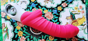 Fun Factory Tiger G5 Ribbed G-Spot Vibrator Review 10
