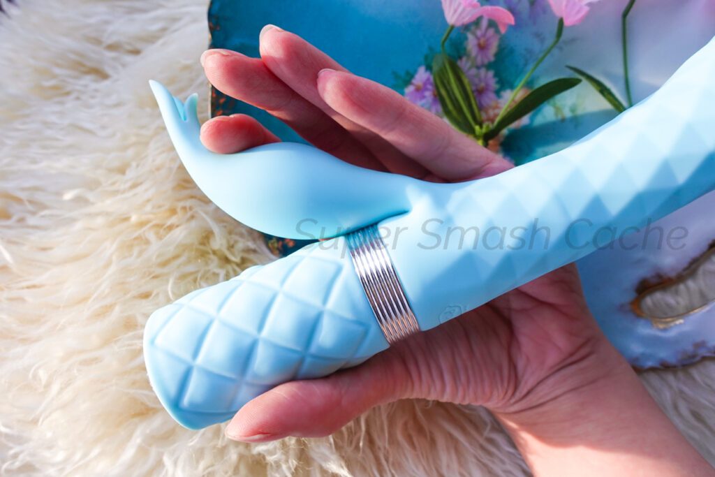 BMS Pillow Talk Lively rabbit vibrator flexibility