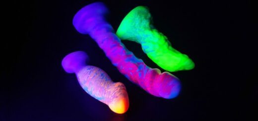 MAKER SPOTLIGHT: Uberrime Night King, Sensi, & Baroba UV silicone dildos 5
