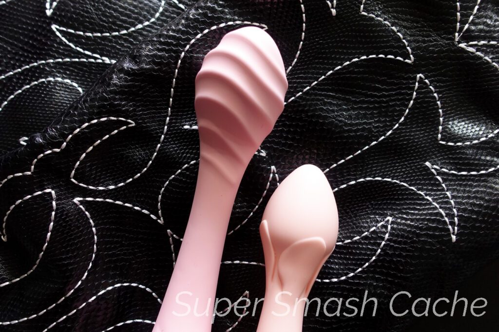 Another close-up of the VUSH Myth and Rose 2 vibrators' head textures. They're veeerrryy subtle and hardly make a difference for me.