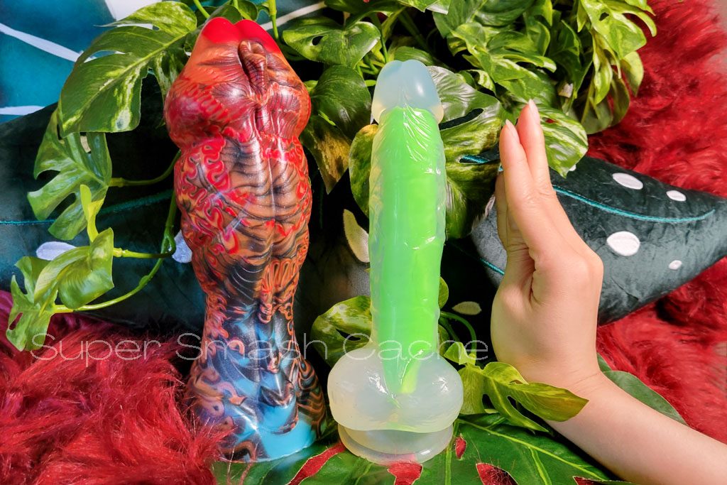 Uberrime Anurian dildo vs. average penis size vs. fisting size comparison