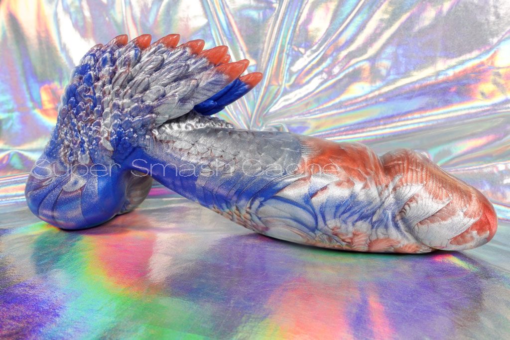 Uberrime Fascinus huge, thick dildo with wings side view