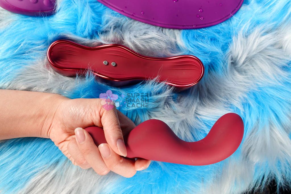Rocks-Off Ruby Glow Blush G-spot vibrator in hand