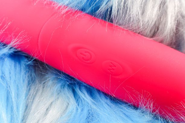 The Dorcel Double Do contains two buttons to control the thrusting and vibrating motors