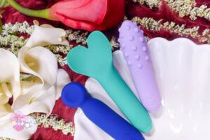Je Joue Vita, Amour, and Duet bullet vibrators