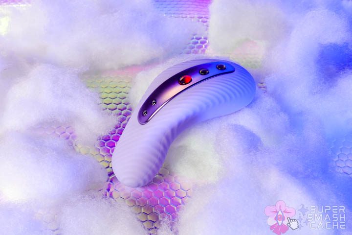 Fun Factory Laya III lay-on vibrator side view