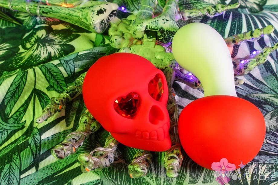 Mini-Reviews: Maia Shroomie & Naughty Bits Bone Head Skull Vibrator 8 Cal Exotics Naughty Bits Bone Head skull mini-vibrator and Maia Shroomie mushroom-shaped vibrator