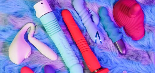 Best Thrusting Dildos vs. Gorilla Grip Coochie: 21 Ranked 2