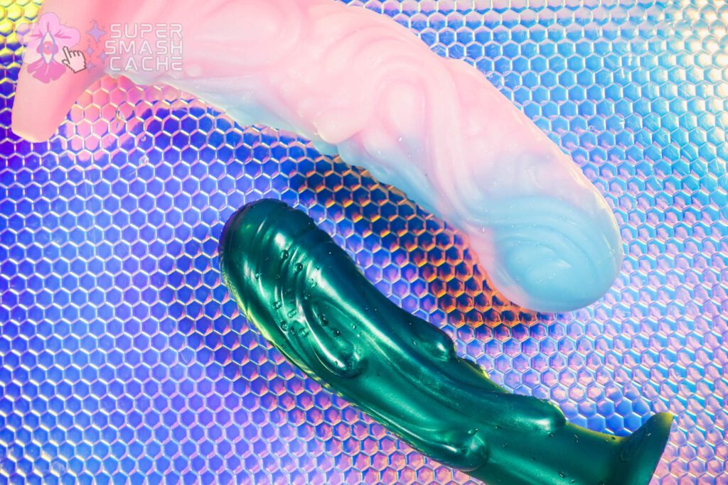 Pris Toys Syren Review: Textured A-Spot Dildo for Deep Penetration! 8 Pris Toys Syren and Tantus Splash drip-textured dildos
