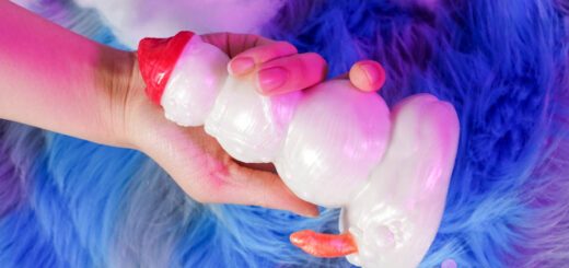 Review: Uberrime Happy (Boner) Snowman Dildo 2