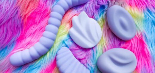 Review: Pelle Orange Slice & Gummy Worm Grinding Toys 9