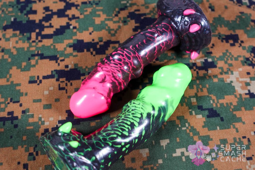 Uberrime Damn Alien glossy bumpy textured G-spot dildo