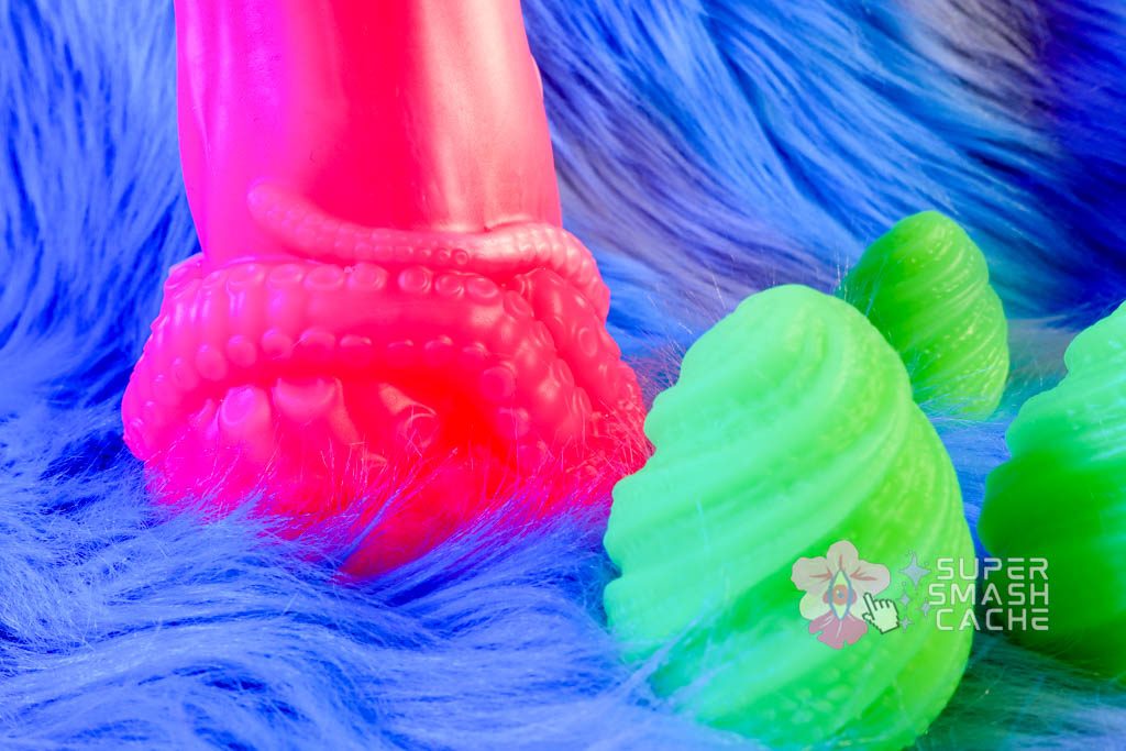 Uncover Creations tentacle ovipositor base  with green UV glow alien textured eggs