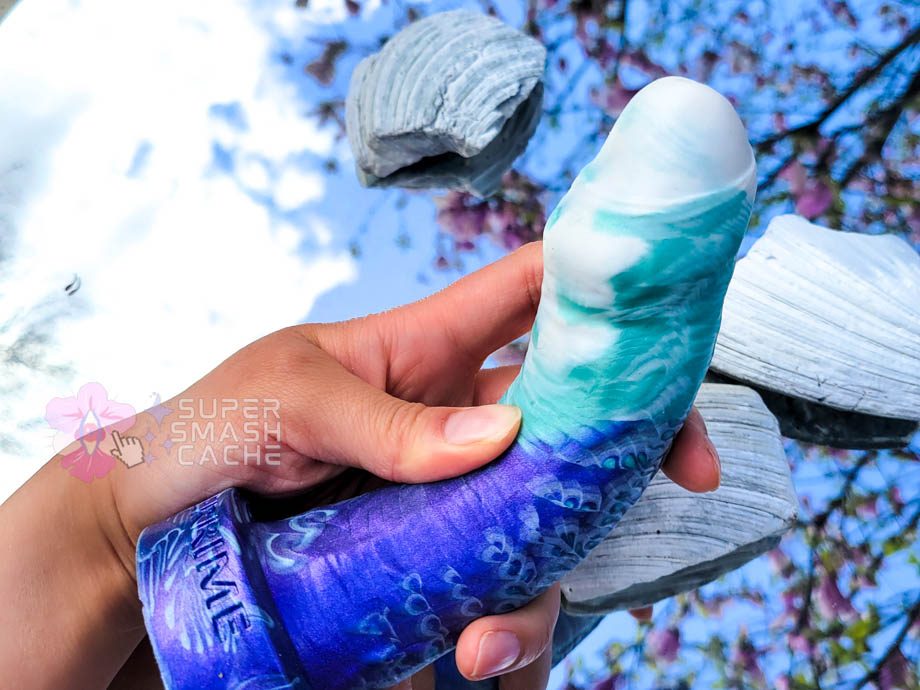 Uberrime Reservo uncut dildo flexibility