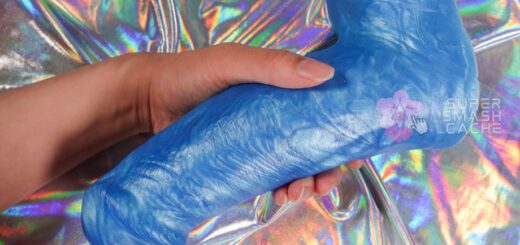 Uberrime Uberous Large huge dildo in hand